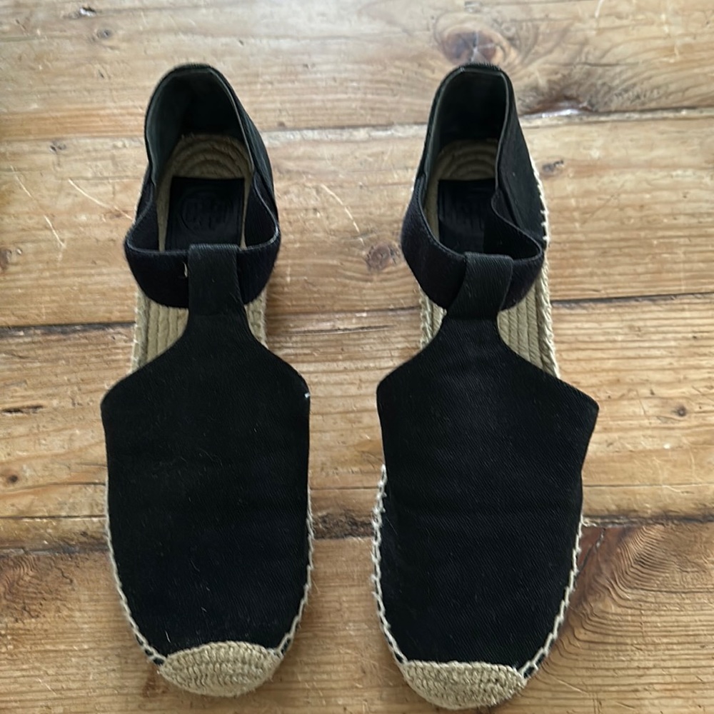 Tory Burch Black size 9 1/2 wedges